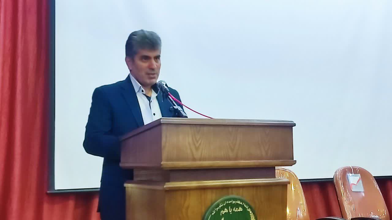 کشاورزان گیلانی برای دریافت حواله کود کشاورزی به مراکز دولتی و غیردولتی استان مراجعه نمایند